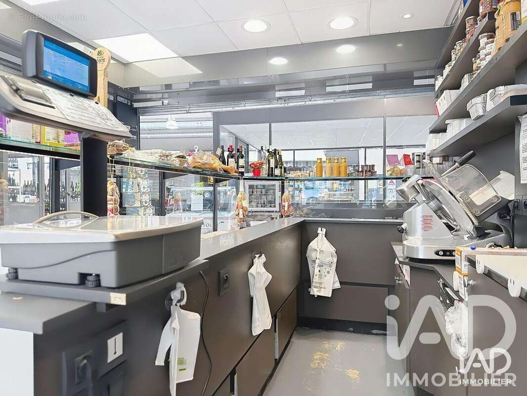 Photo 8 - Commerce à CARRIERES-SUR-SEINE