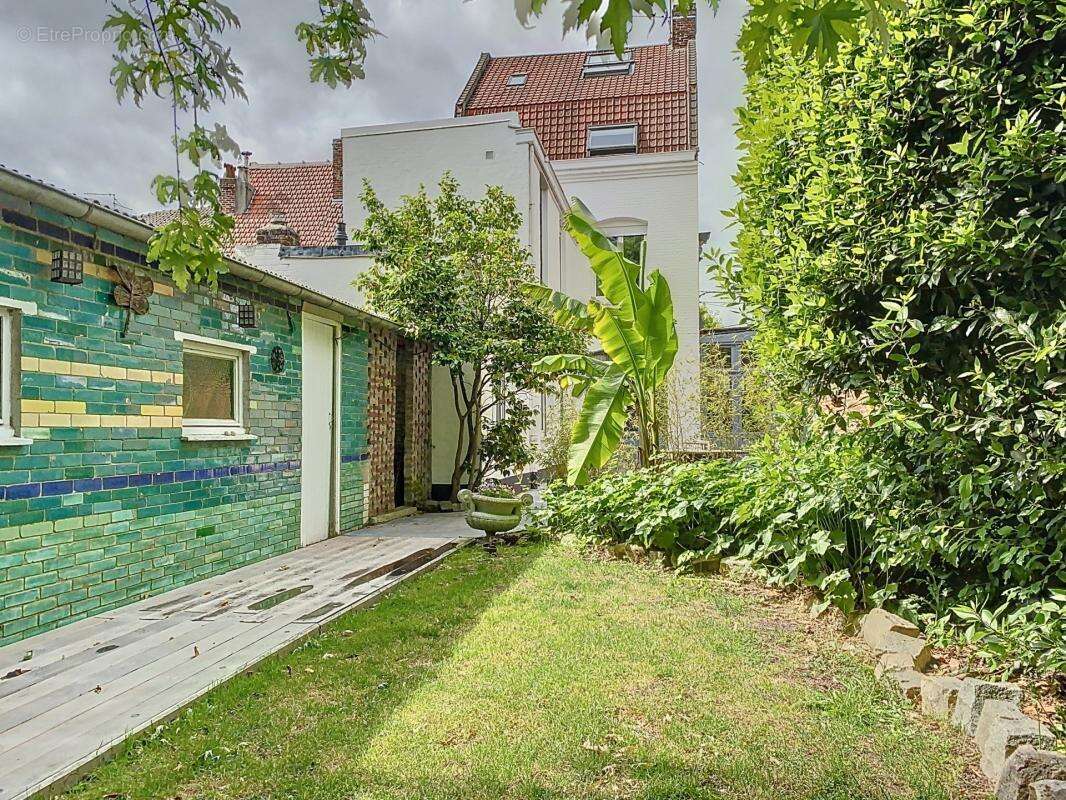 Maison à LA CHAPELLE-D'ARMENTIERES