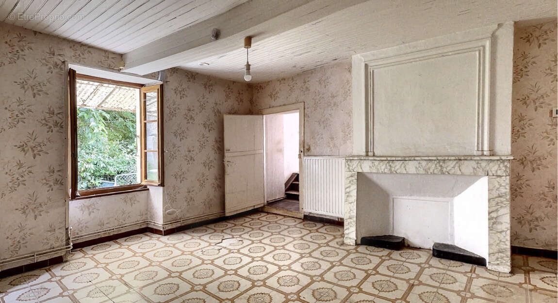 Maison à SAINT-PAUL-DE-SERRE