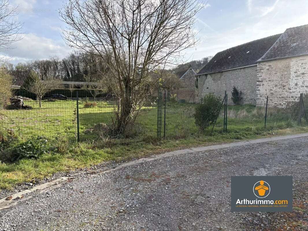 Terrain à MAUREGNY-EN-HAYE