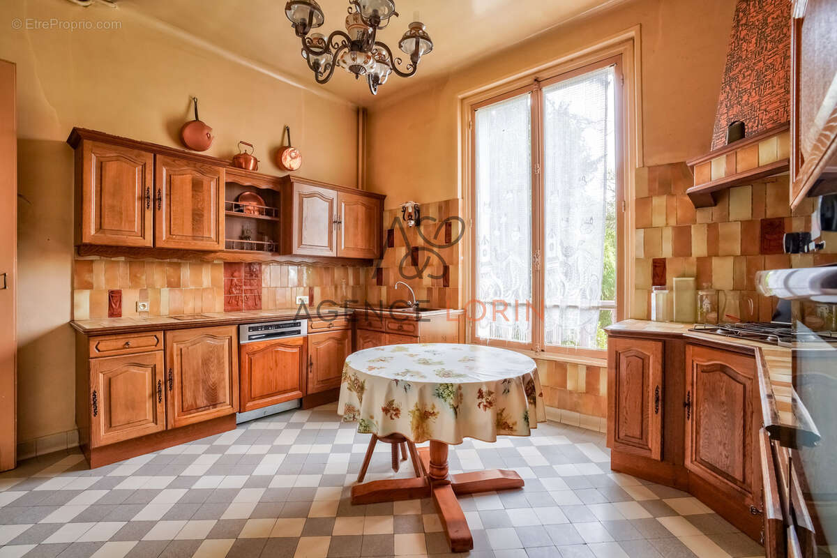 Maison à LE VESINET