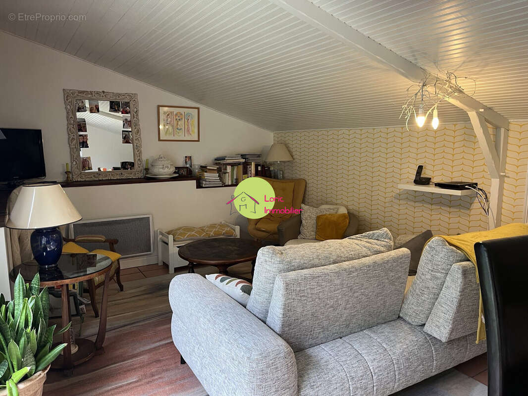 Maison à FONTCOUVERTE