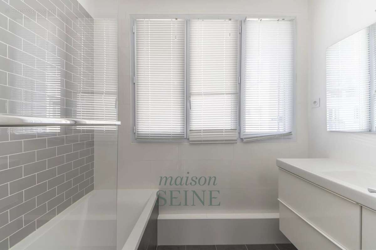 Appartement à NEUILLY-SUR-SEINE