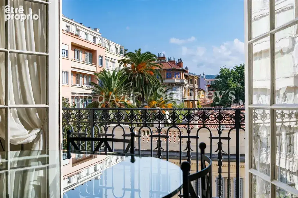 Nice Carré d’Or, appartement deux pièces face à un jardin historique - photo 3