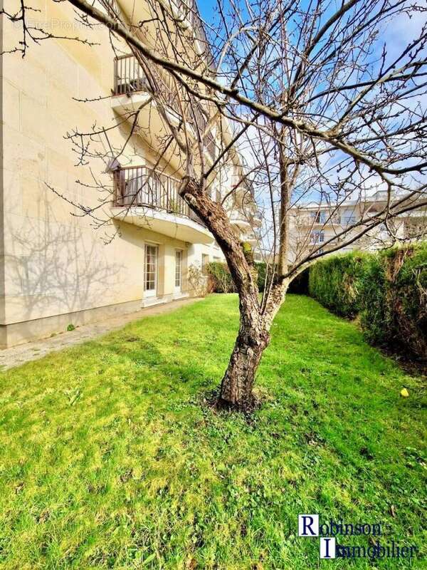 Appartement à LE PLESSIS-ROBINSON