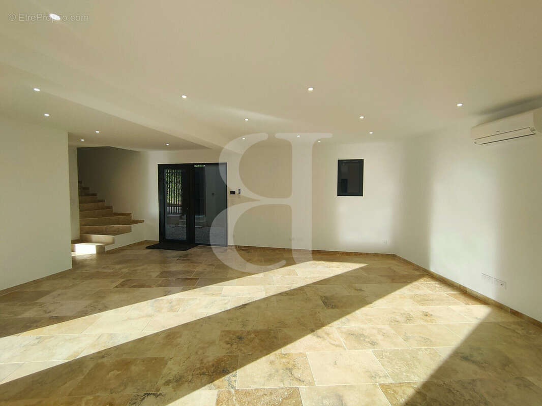 Maison à VAISON-LA-ROMAINE