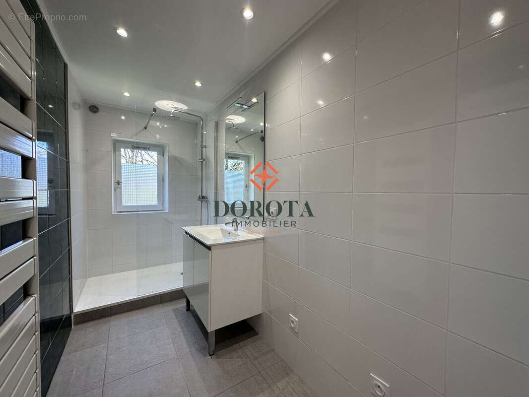 Appartement à SAINT-MARTIN-D'HERES