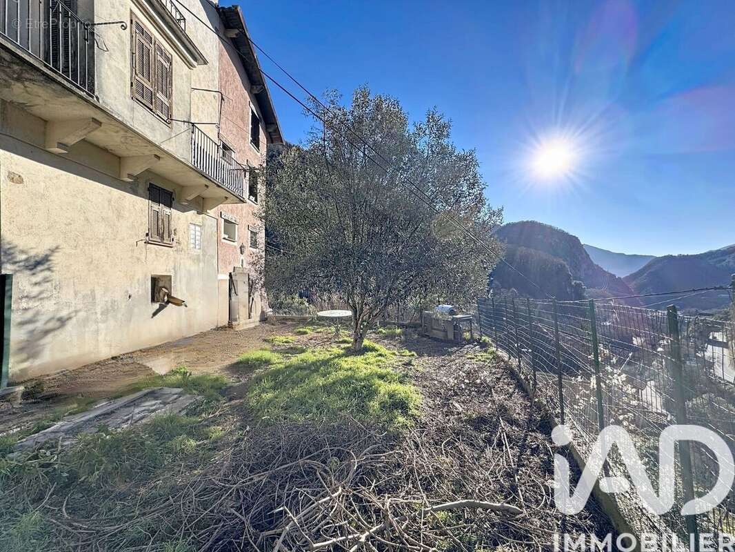 Photo 2 - Maison à LANTOSQUE