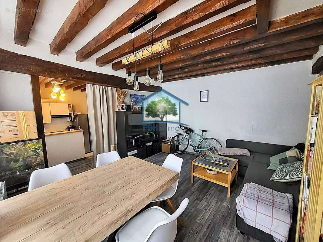 Maison 76 m² à Saint-Jean-Les-Deux-Jumeaux  - photo 4