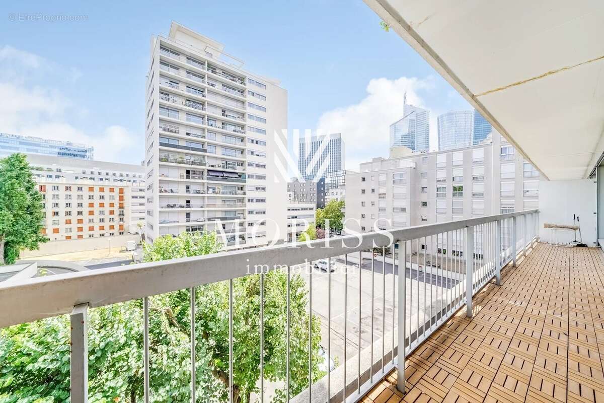 Courbevoie – Appartement 4 pièces + 12 m² de balcon – Métro La Défense - photo 3