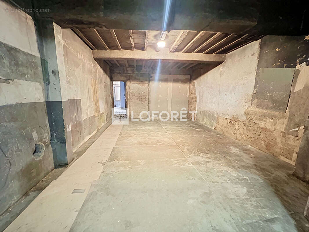 Local commercial Macon 50 m2 - photo 3