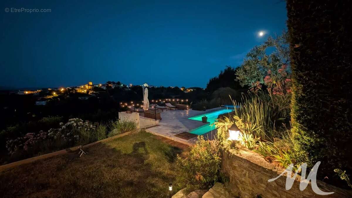 Grande maison de Charme à vendre  à Montmeyan avec Piscine, garage, abri voiture - photo 19