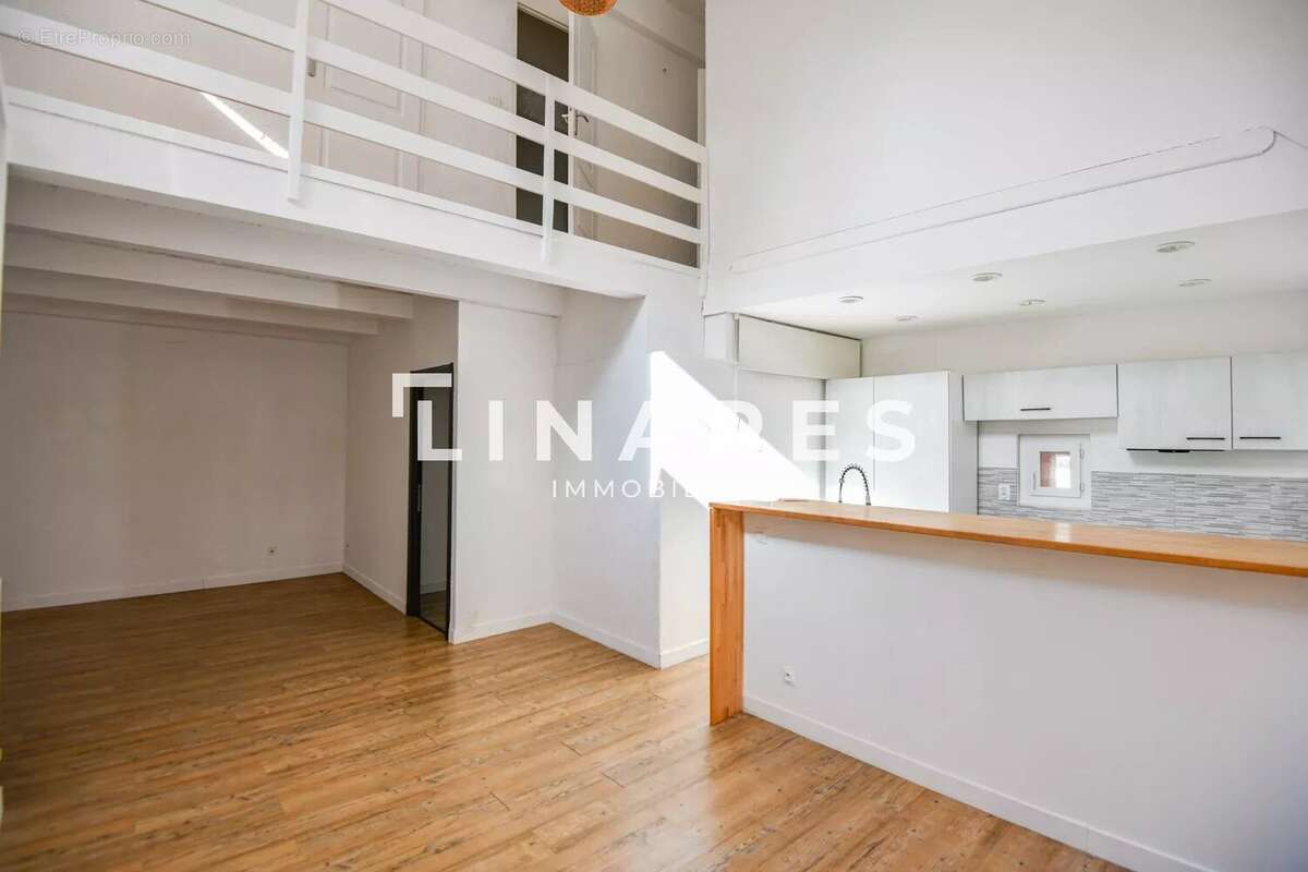 Appartement à MARSEILLE-4E
