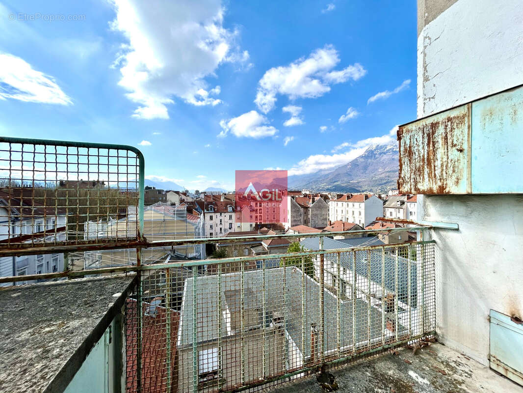 GRENOBLE - T2 de 56m2 au dernier étage avec ascenseur - photo 8