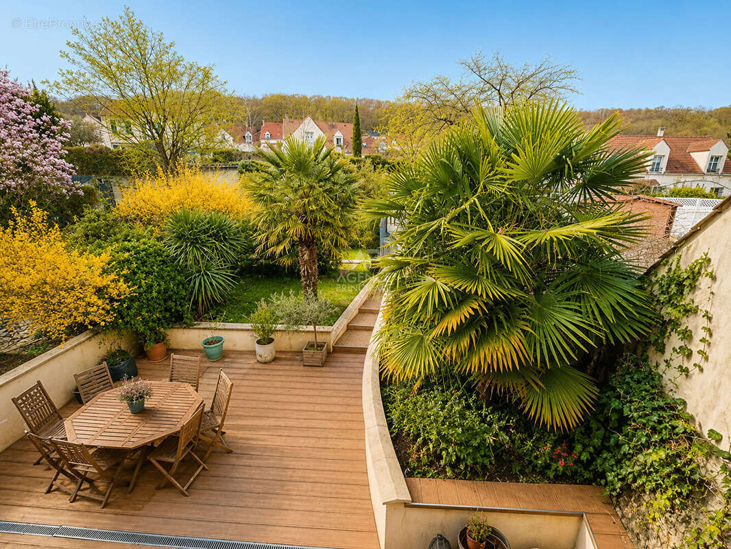 Maison  TRIEL-SUR-SEINE 6 pièce(s) 121 m² - photo 14