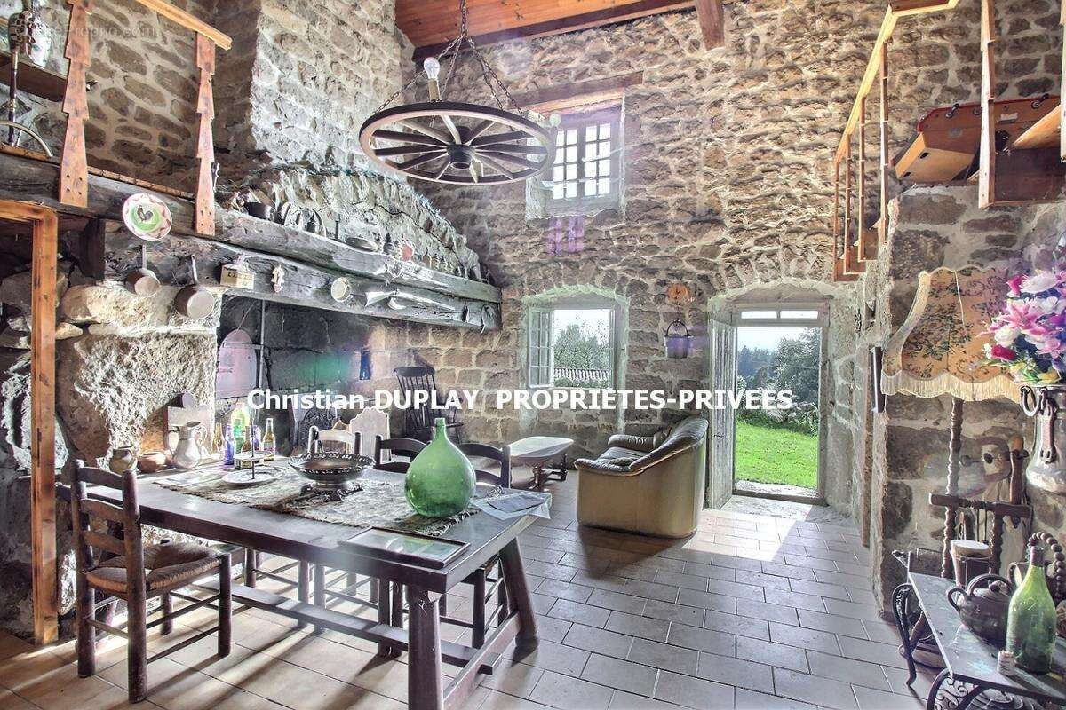 Maison à SAINT-PAL-DE-MONS