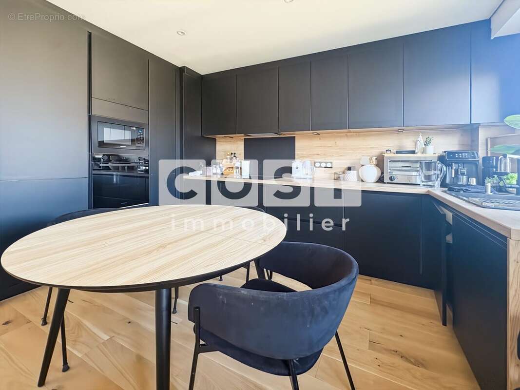Appartement à LA GARENNE-COLOMBES