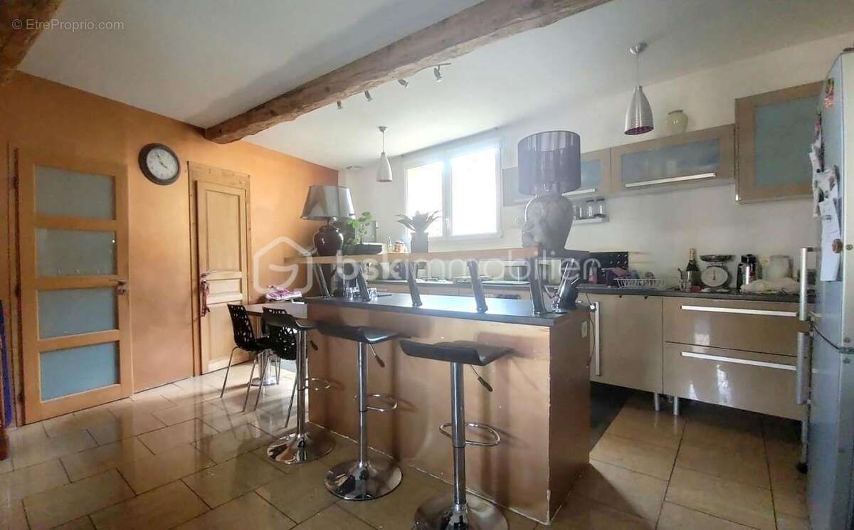 Maison avec grand garage - photo 2