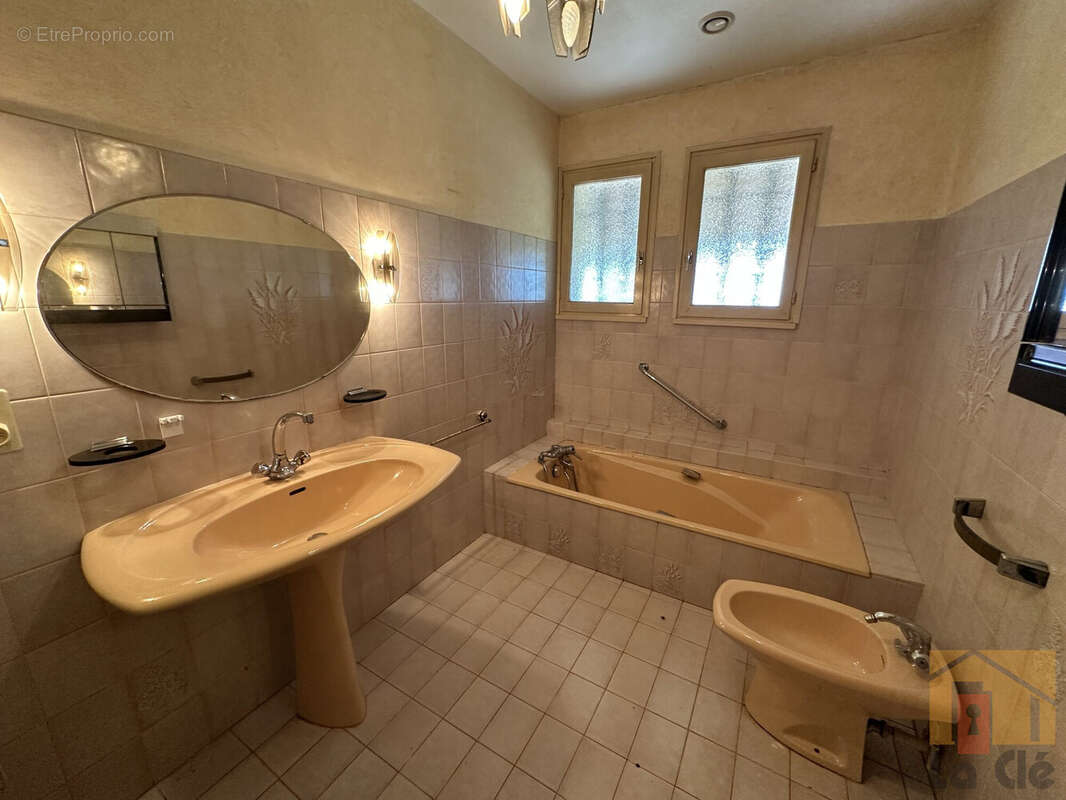 Salle de bain - Maison à BON-ENCONTRE