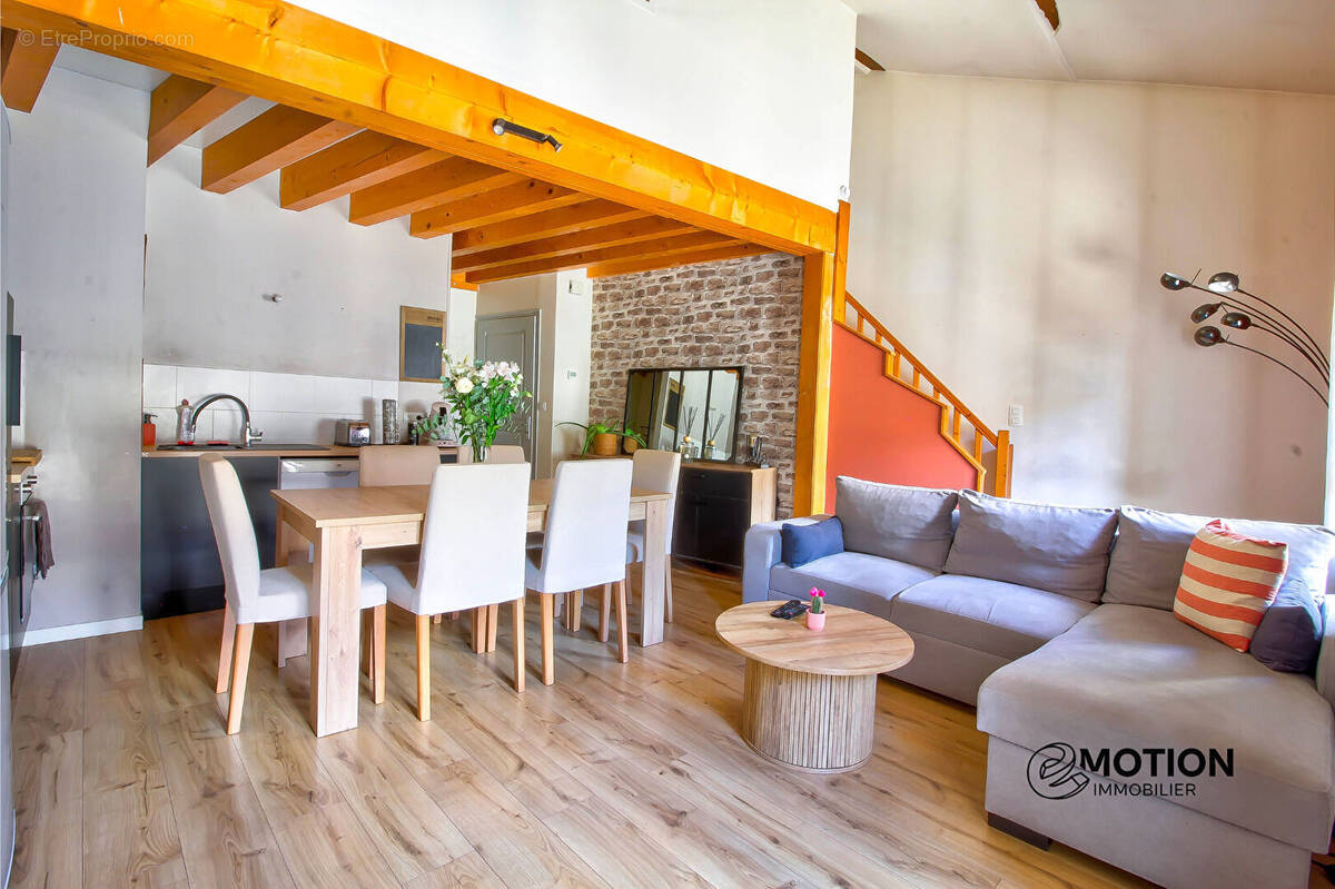 Maison à PONT-D'AIN