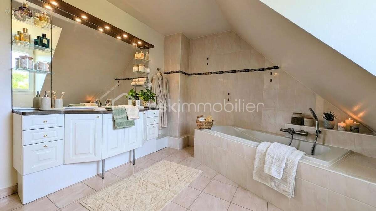 Maison familiale de caractère pensée pour recevoir et partager - photo 17