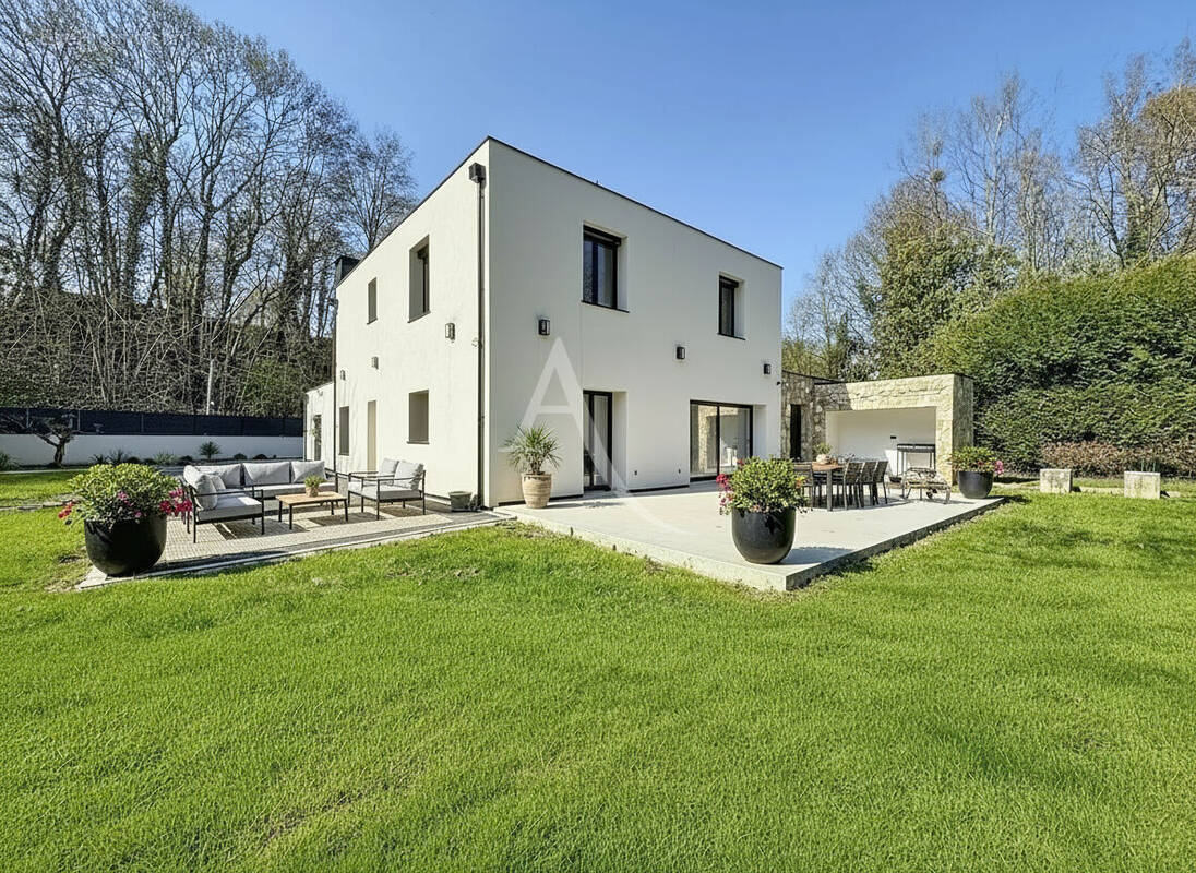 Maison à CHARMENTRAY