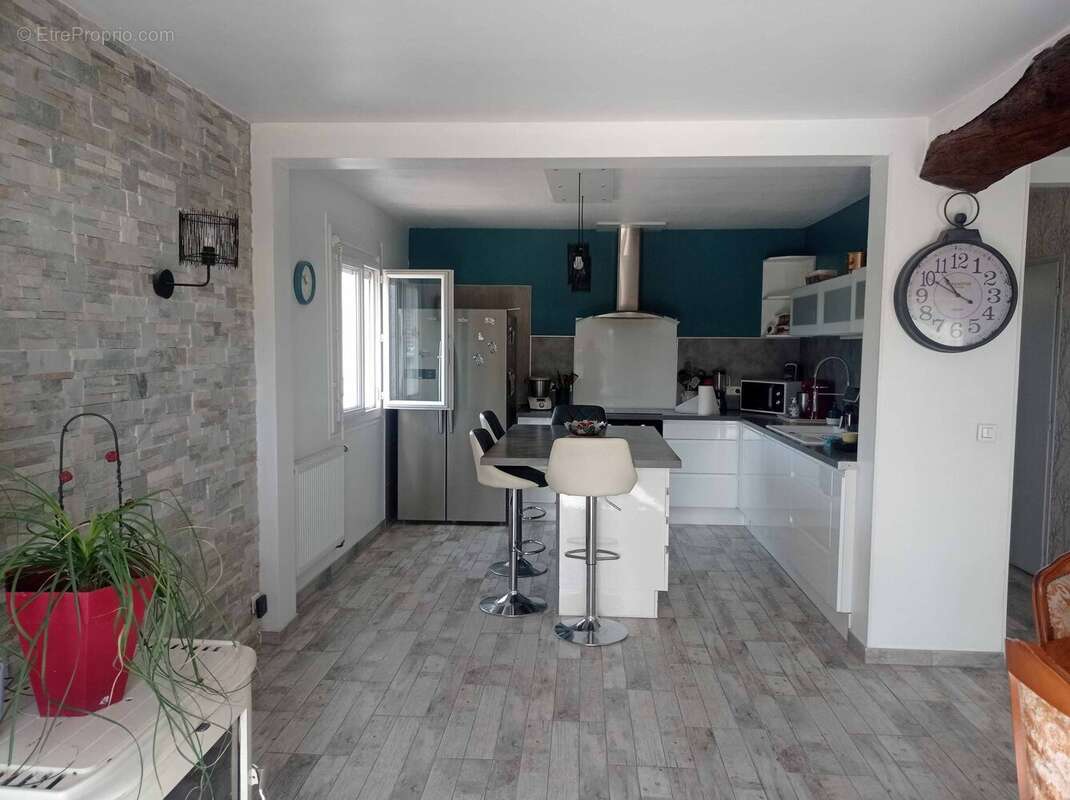 Maison 190 m² à Buffon  - photo 2