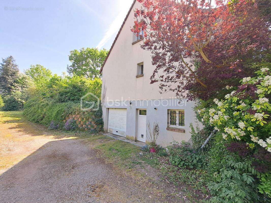 Maison à HUCHENNEVILLE