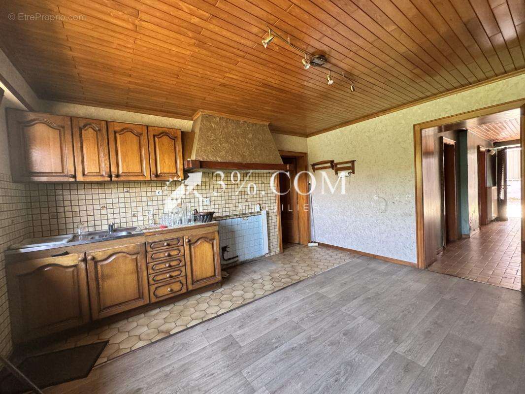 3%COM Maison avec dépendance - photo 5