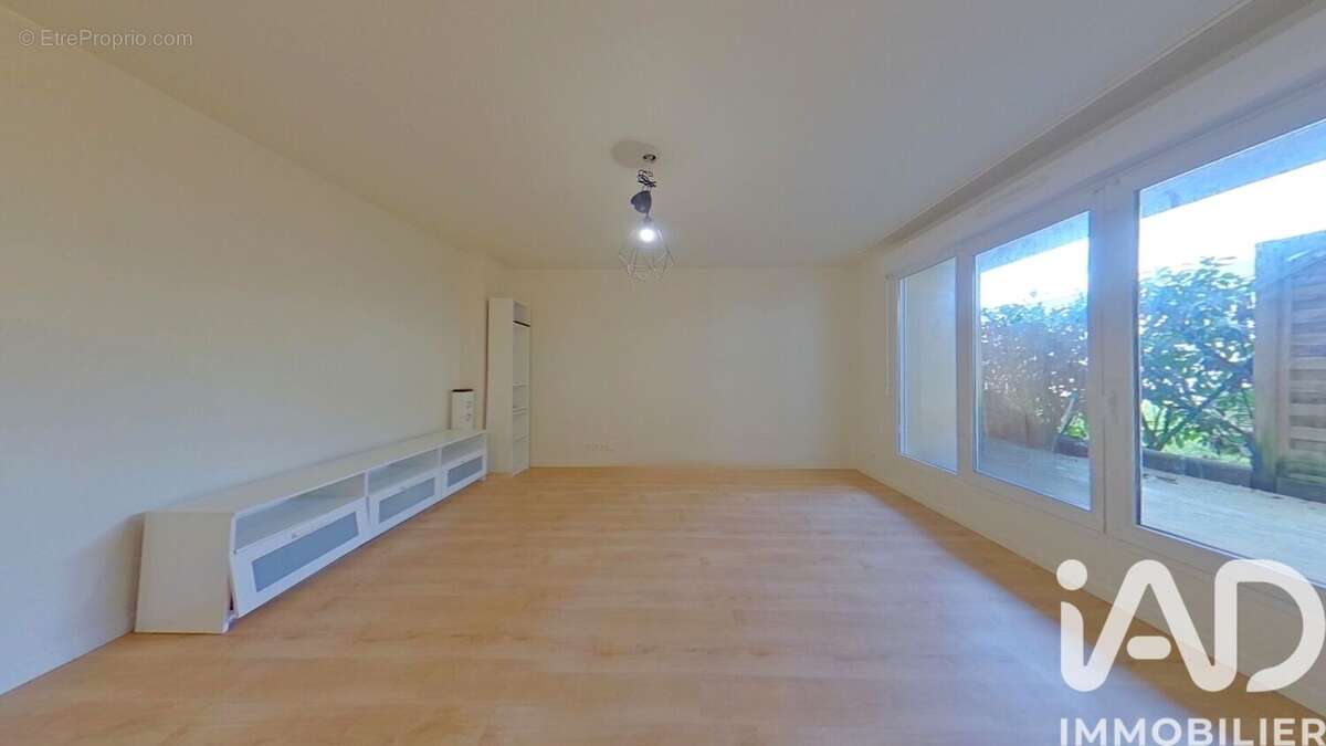 Photo 3 - Appartement à COMBS-LA-VILLE