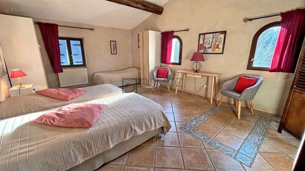 Maison à MIRMANDE