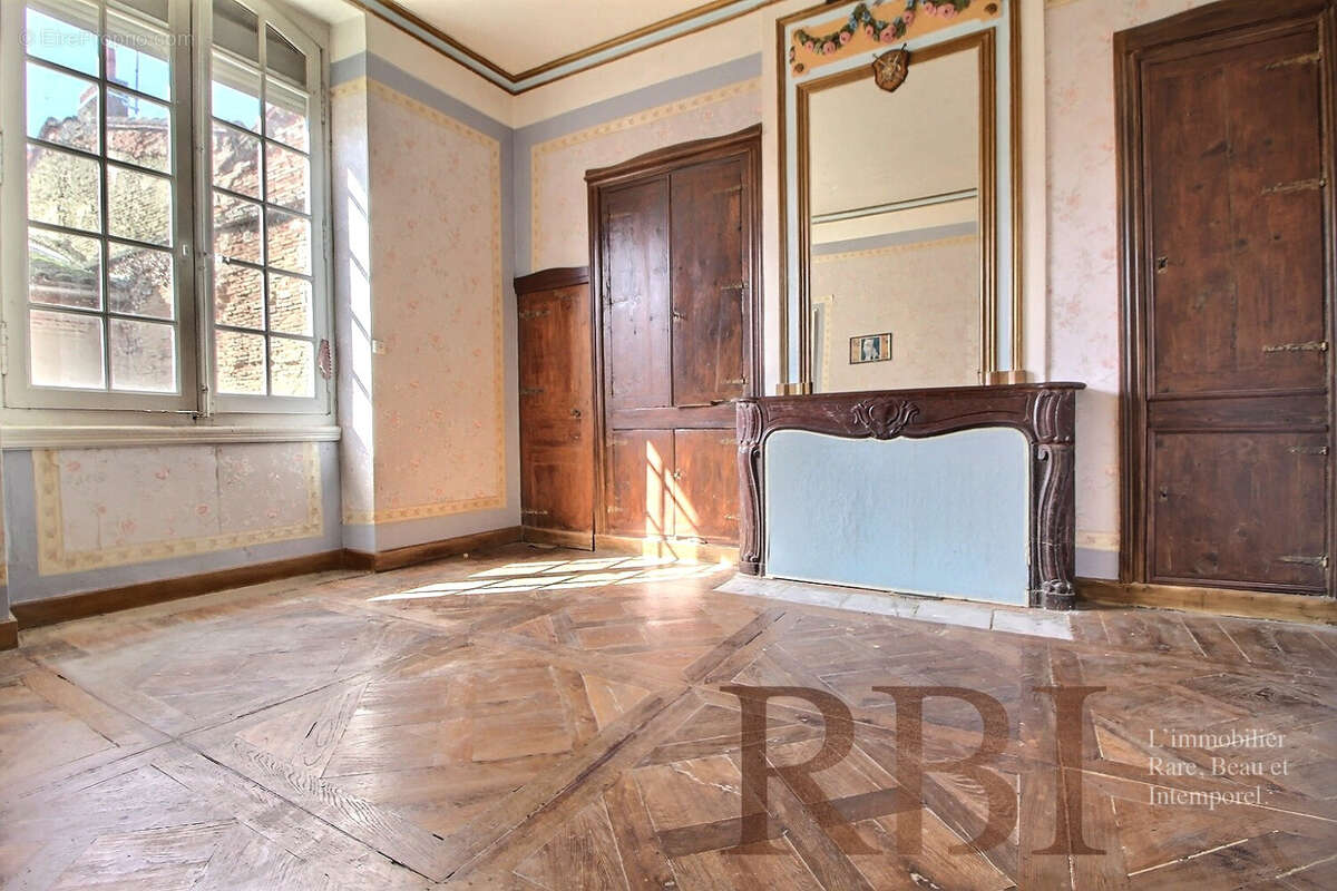 Maison à MONTESQUIEU-VOLVESTRE