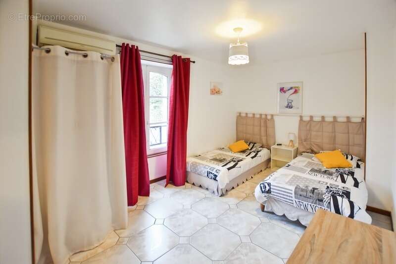 Maison à SAINT-SERNIN-DU-PLAIN