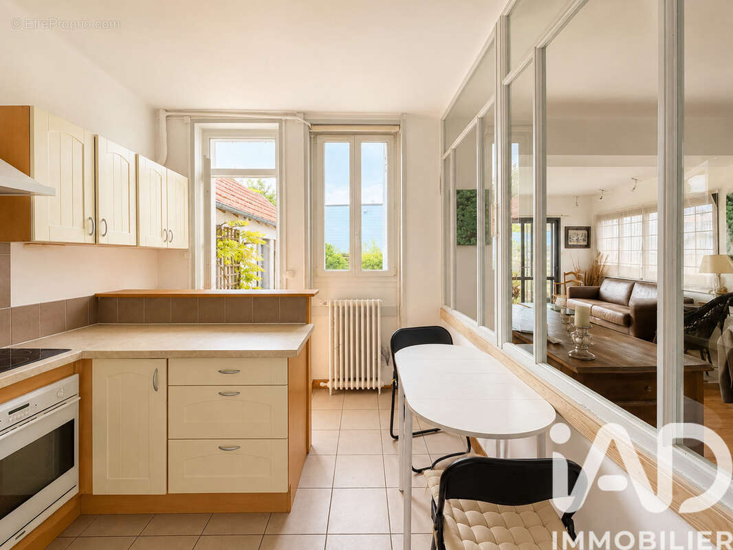 Maison 115 m² à La Rochelle  - photo 3