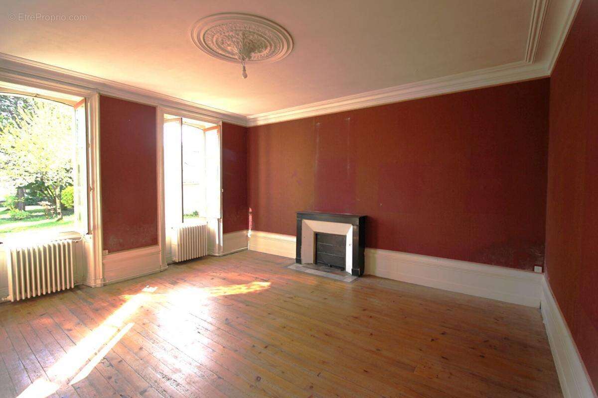 Maison à JARNAC-CHAMPAGNE