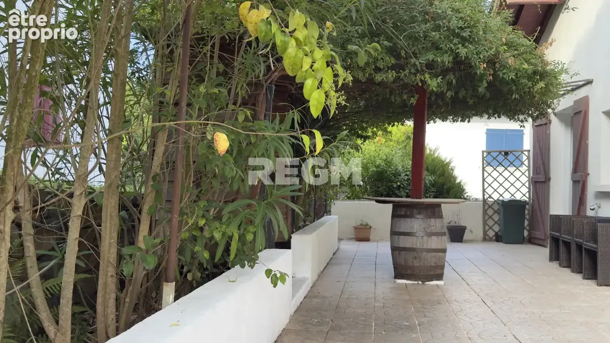 CIBOURE - Appartement T4 traversant de 87m2 avec Terrasse de 51 m2  Garage et Parking privatif - photo 2