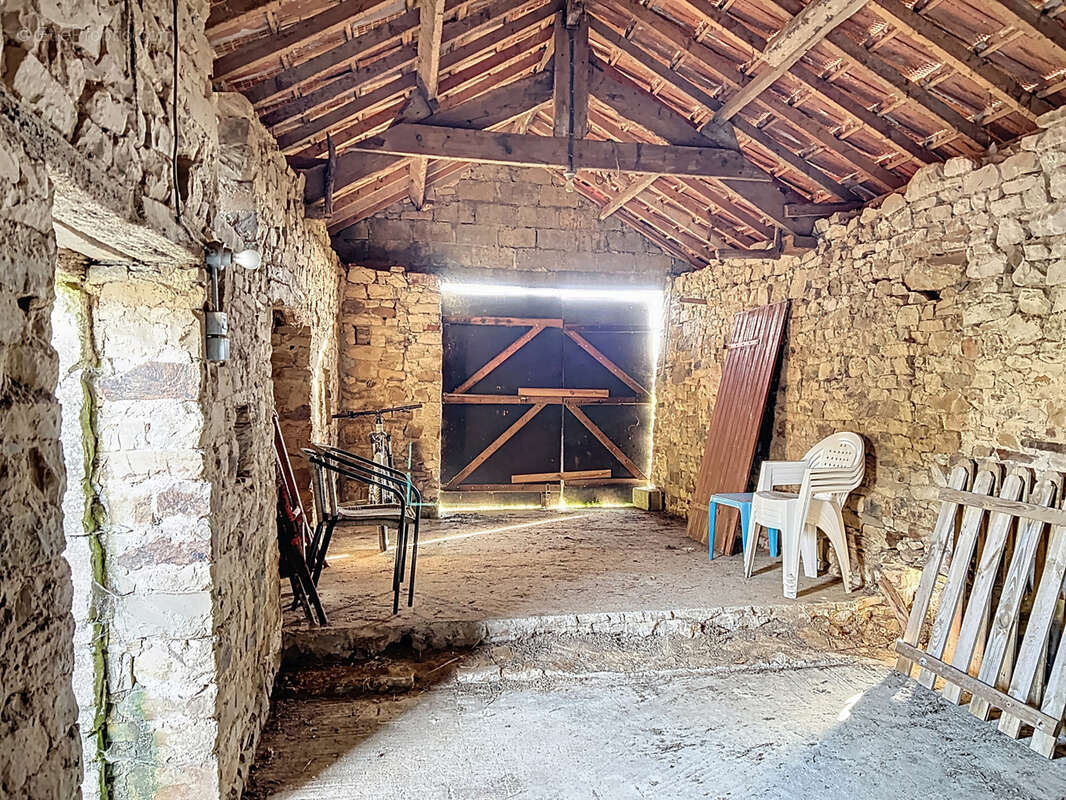 Maison à LES MOITIERS-D'ALLONNE