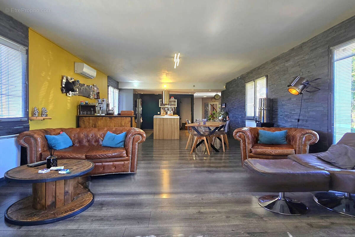 Maison à LAROQUE-DES-ALBERES