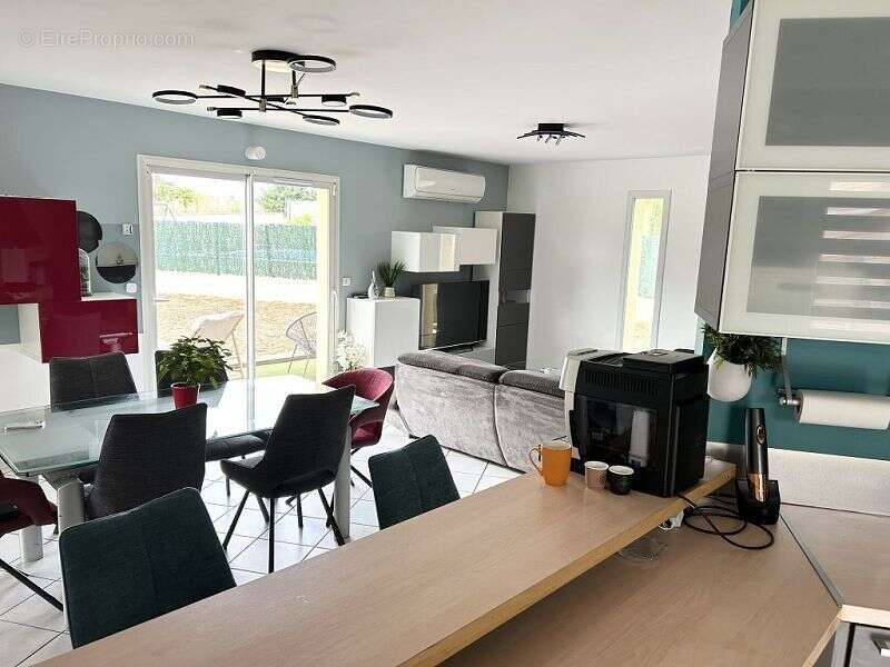 Maison à SURY-LE-COMTAL