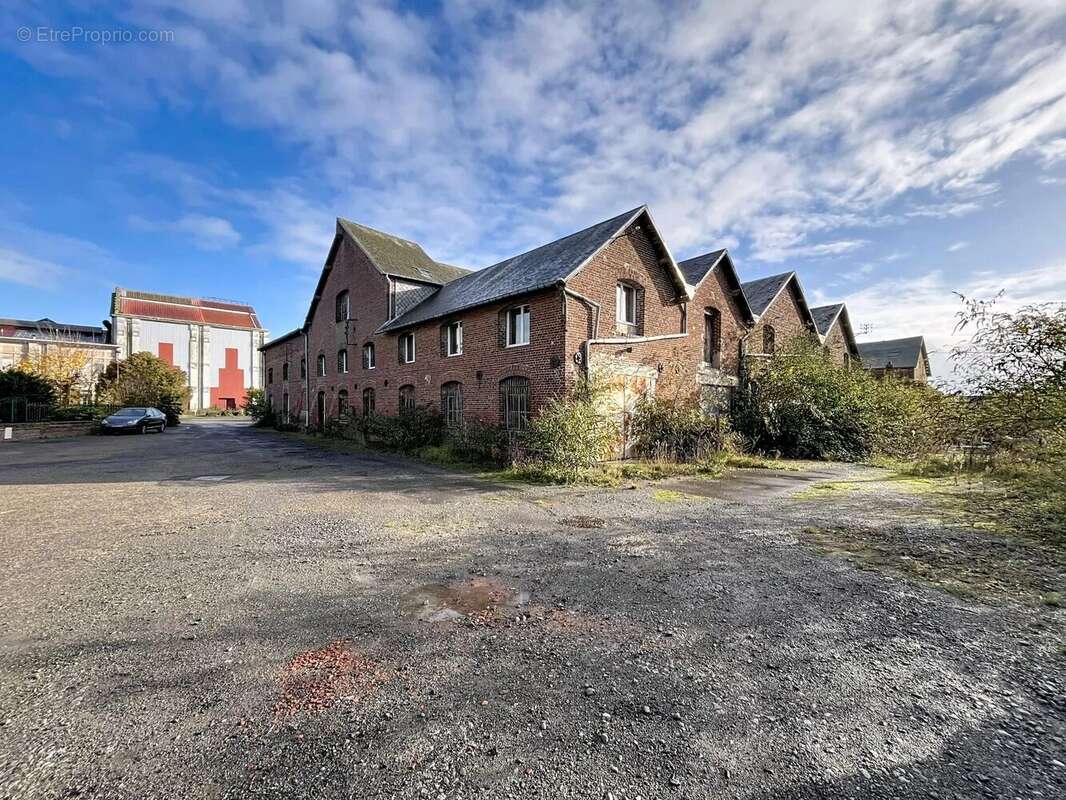 Commerce à AULNOIS-SOUS-LAON