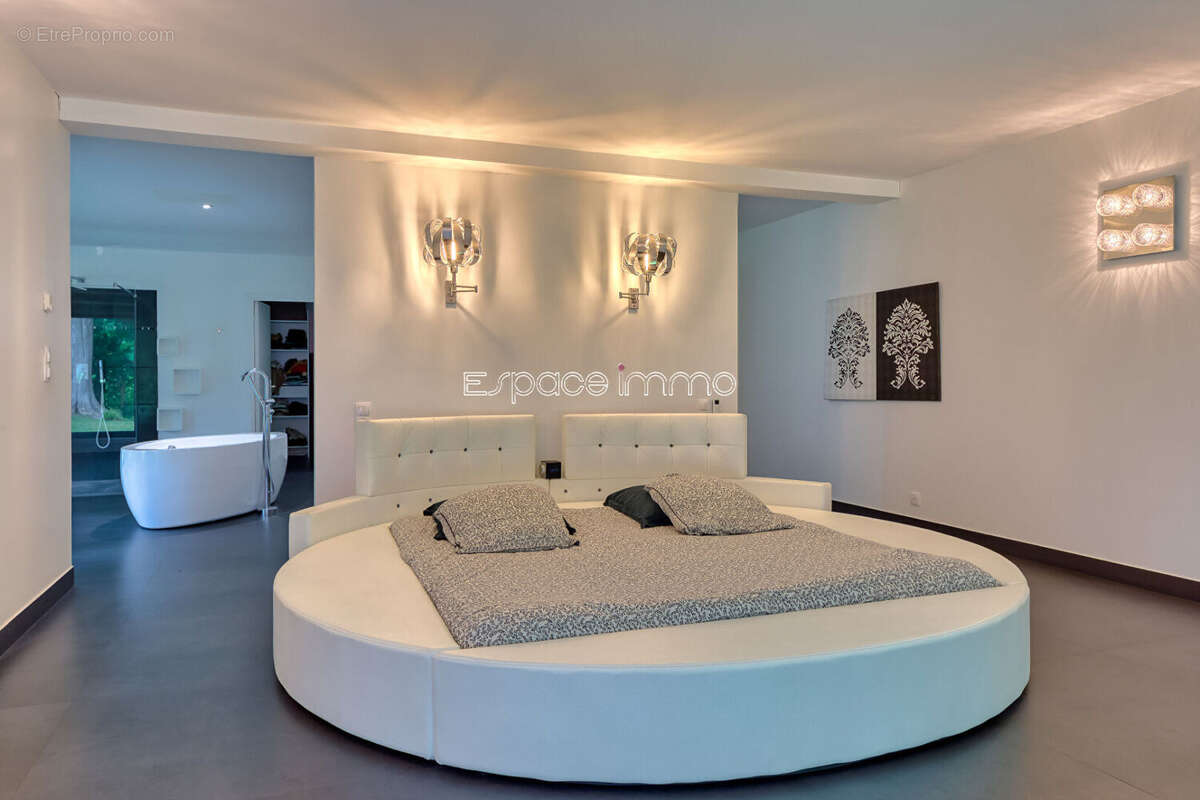 Maison à ISNEAUVILLE