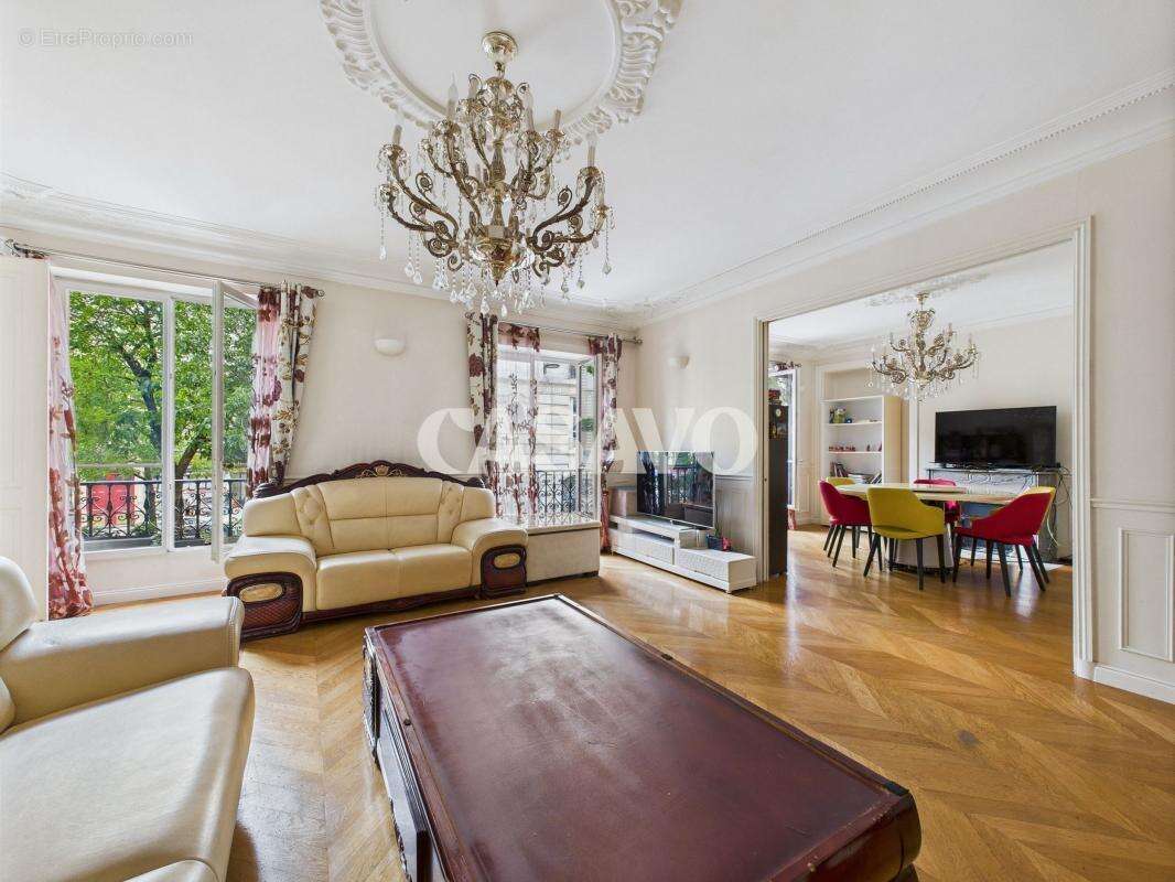 Appartement à PARIS-10E