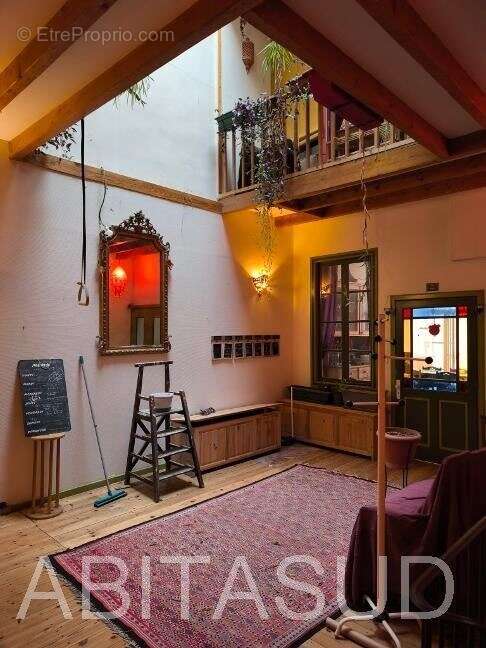 REALMONT Belle maison ancienne 242 m² beaux volumes 4 chambres - photo 5