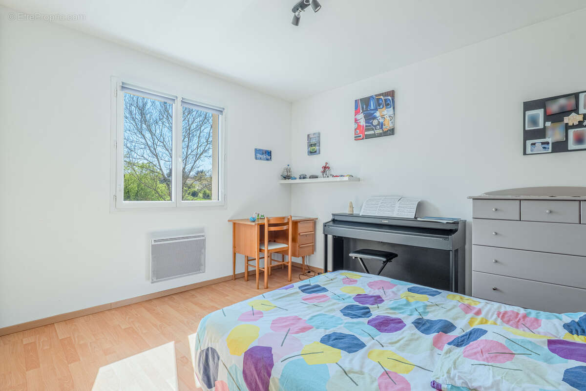 Maison à LA TOUR-DE-SALVAGNY