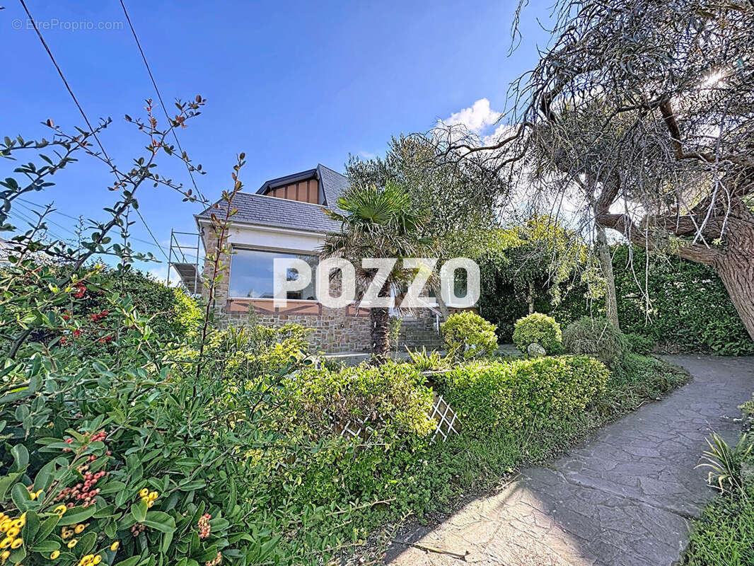 Maison à SAINT-PAIR-SUR-MER