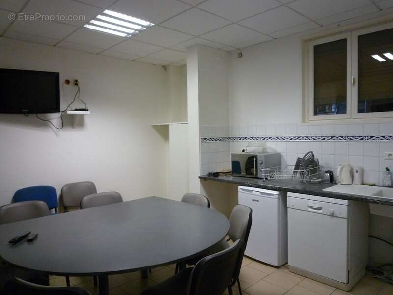 Dpt Aisne (02), LA CROIX SUR OURCQ  à vendre ensemble immobilier professionnel  1170 m2 ateliers et bureaux sur 3000 m2 de terra - photo 12