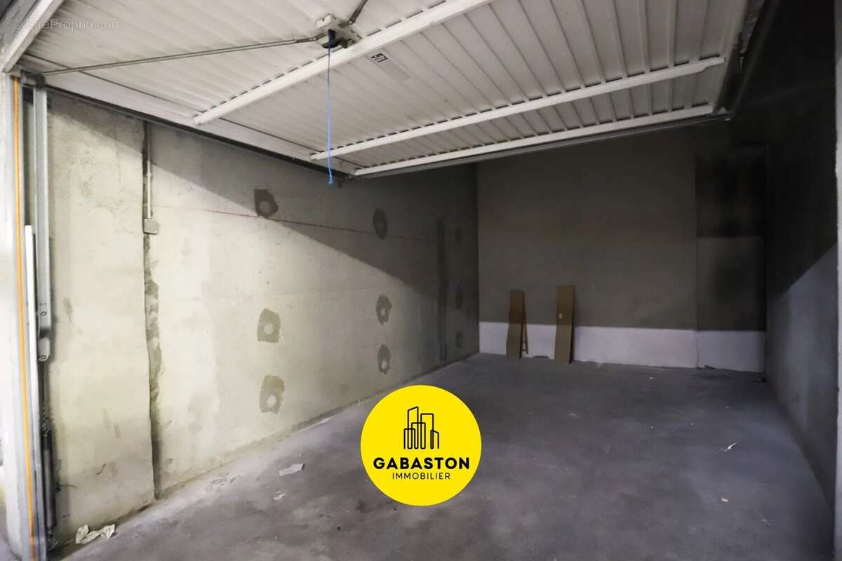 Parking à MARSEILLE-8E