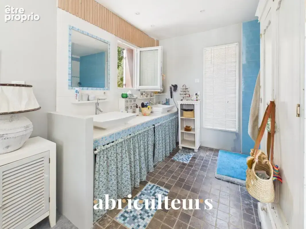 Spacieuse villa avec piscine et terrain d’environ 1 500 m² , dépendance et vue dégagée en vente à Callian (83440) - photo 10