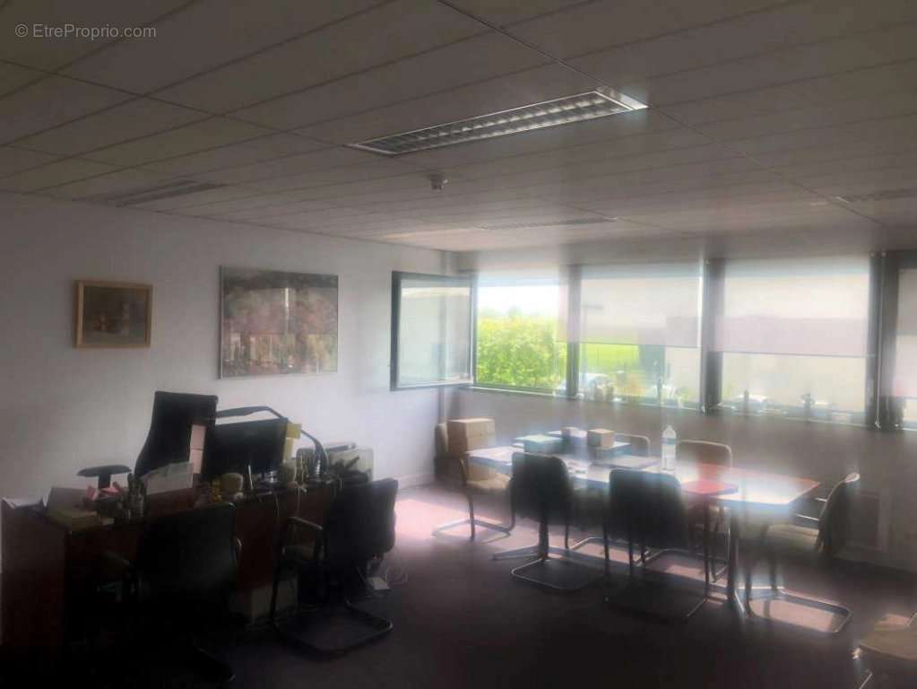 Commerce à MAUREGARD