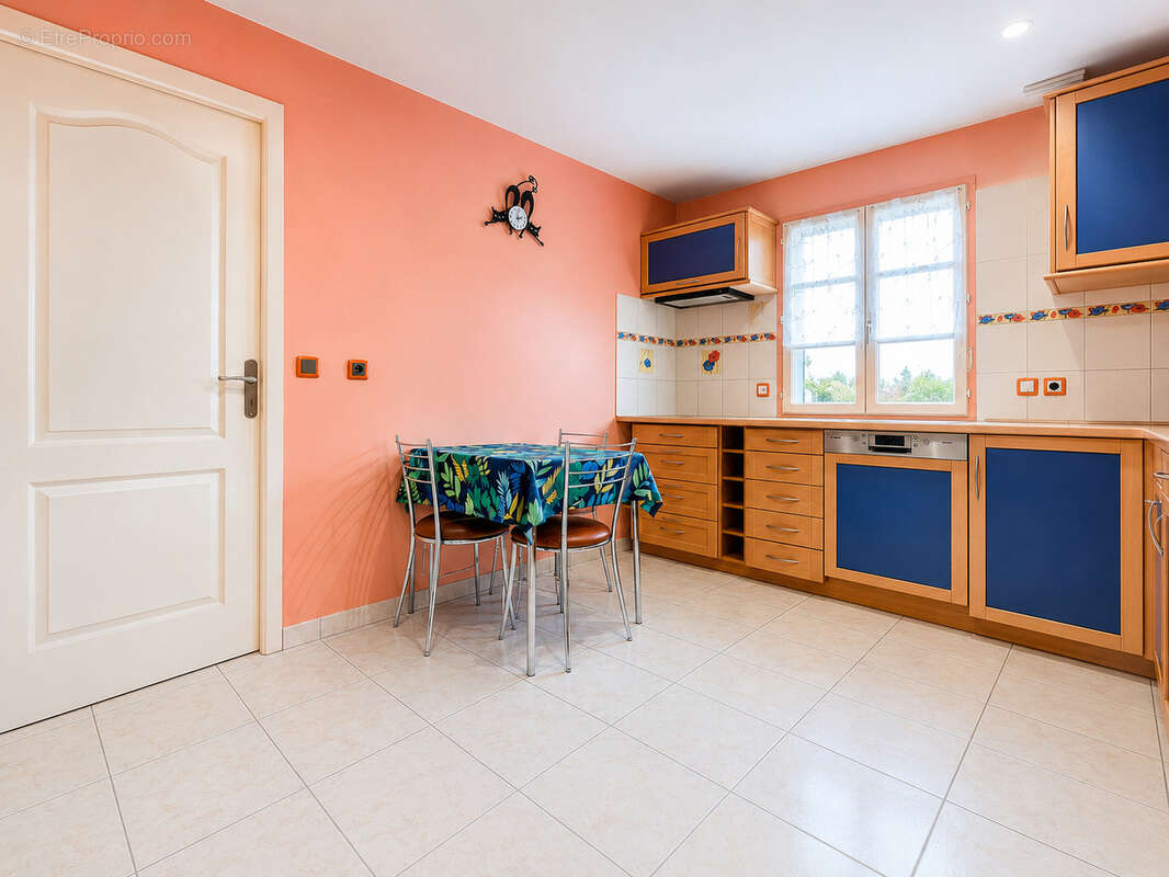 Belle maison de quatre chambres dans un secteur très prisé de Maule - photo 5